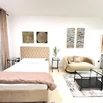 Full Lake View High Floor Studio