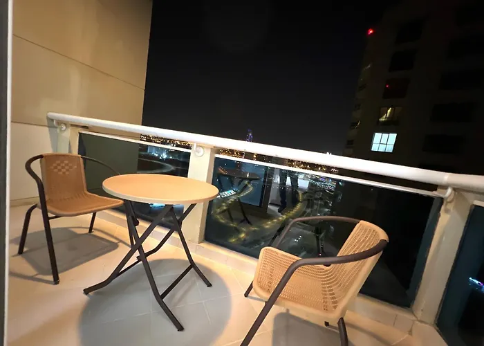 Full Lake View High Floor Studio